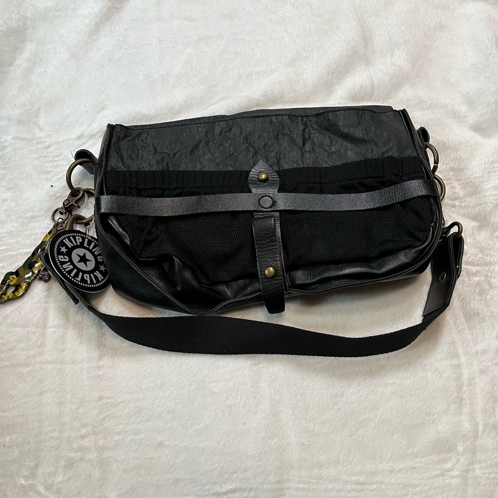 Kipling black women’s Fergie bag
